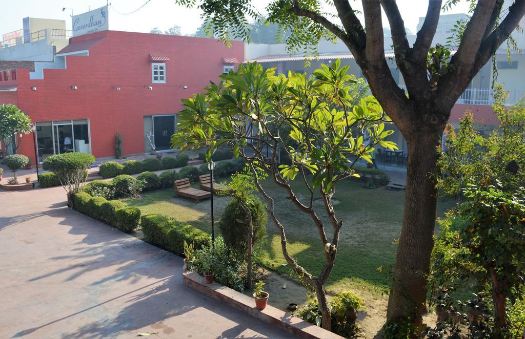 Hotel Goverdhan Tourist Complex Fatehpur Sikri ภายนอก รูปภาพ