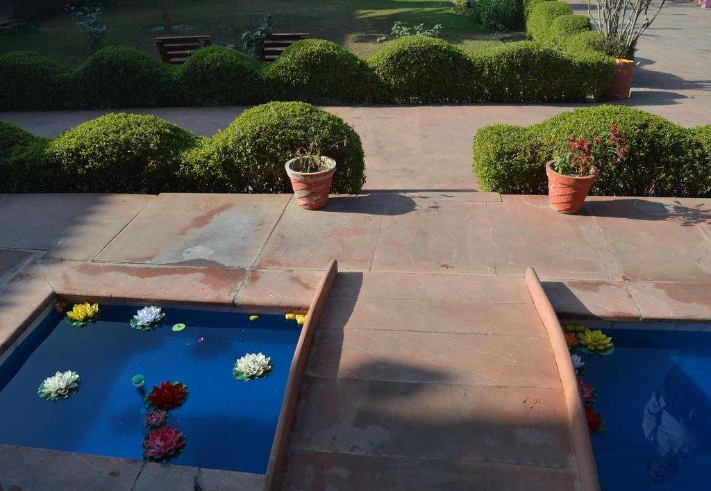 Hotel Goverdhan Tourist Complex Fatehpur Sikri ภายนอก รูปภาพ