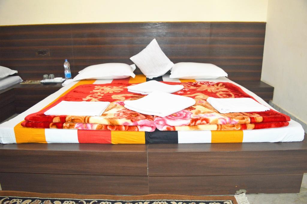 Hotel Goverdhan Tourist Complex Fatehpur Sikri ภายนอก รูปภาพ